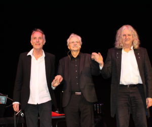 Das schiefe Maerchen-Trio