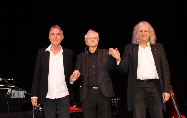 Das schiefe Maerchen-Trio